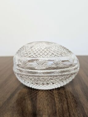 Vintage 1977 Fostoria Avon Mothers Day Crystal Glass Egg Trinket Box Candy Jar